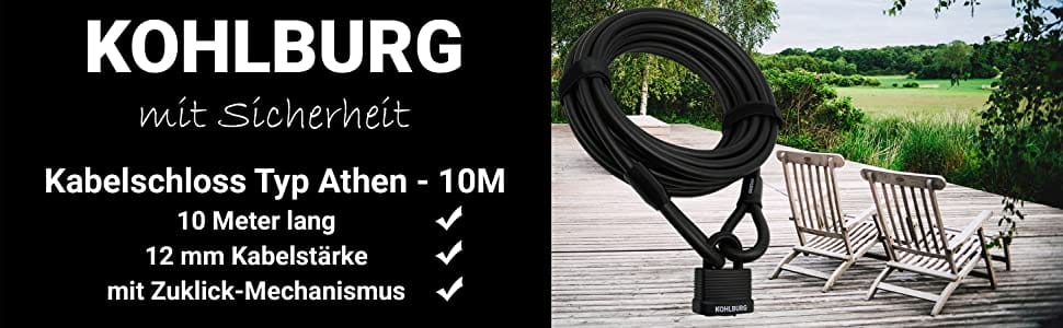 Das Kabelschloss "Athen" - Stahlseil & Vorhängeschloss ist auf einem Deck neben zwei leeren Holzstühlen in der Nähe einer Graslandschaft abgebildet, wobei ein deutscher Text sichtbar ist.