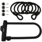 Das Sicherheits-Bügelschloss "Novosibirsk" inkl. Sicherheitskabel ist mit einem schwarzen Bügelschloss, vier Schlüsseln und zwei Spiralkabeln für die Sicherheit des Fahrrads ausgestattet, abgebildet auf weißem Hintergrund.