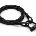 Das Kabelschloss "Sparta" ist ein schwarzes Stahlseil mit Zahlenschloss und Schlaufenenden für den sicheren Schutz.