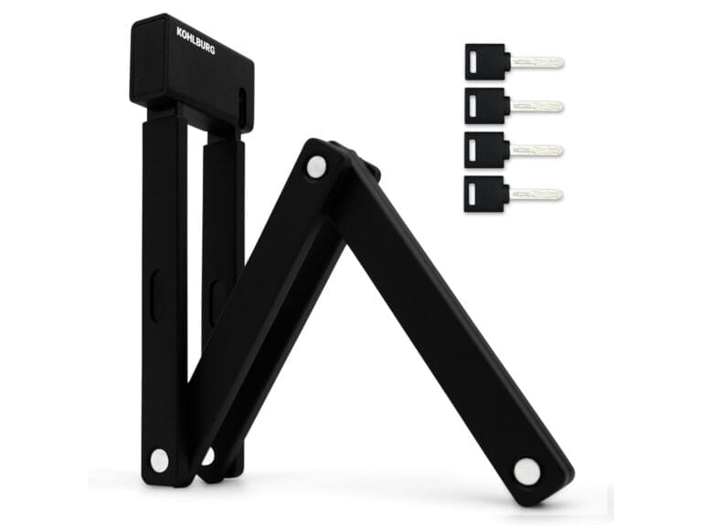 Schwarzes Faltschloss "Catania" mit vier silbernen Schlüsseln auf weißem Hintergrund.